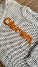 Cargar imagen en el visor de la galería, Sweater Name