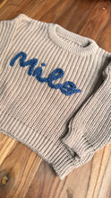 Cargar imagen en el visor de la galería, Sweater Name