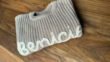 Cargar imagen en el visor de la galería, Sweater Name