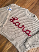 Cargar imagen en el visor de la galería, Sweater Name