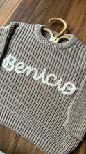 Cargar imagen en el visor de la galería, Sweater Name