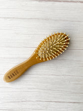 Cargar imagen en el visor de la galería, Cepillos de Pelo (cerdas de madera)